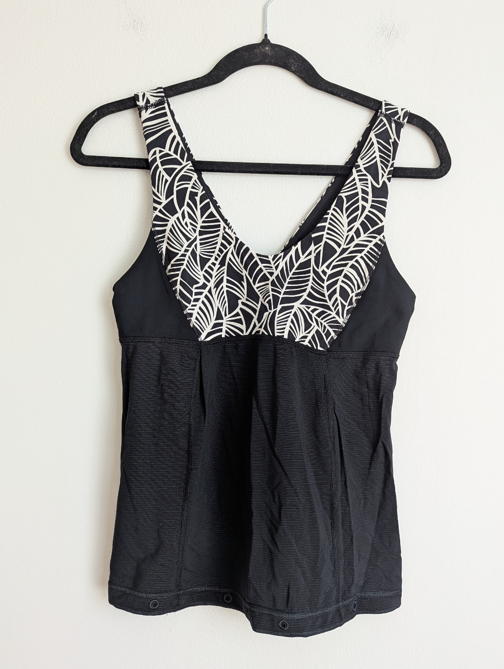 Lululemon Black & White Leaf Patterned Athletic Tank Top Size 6